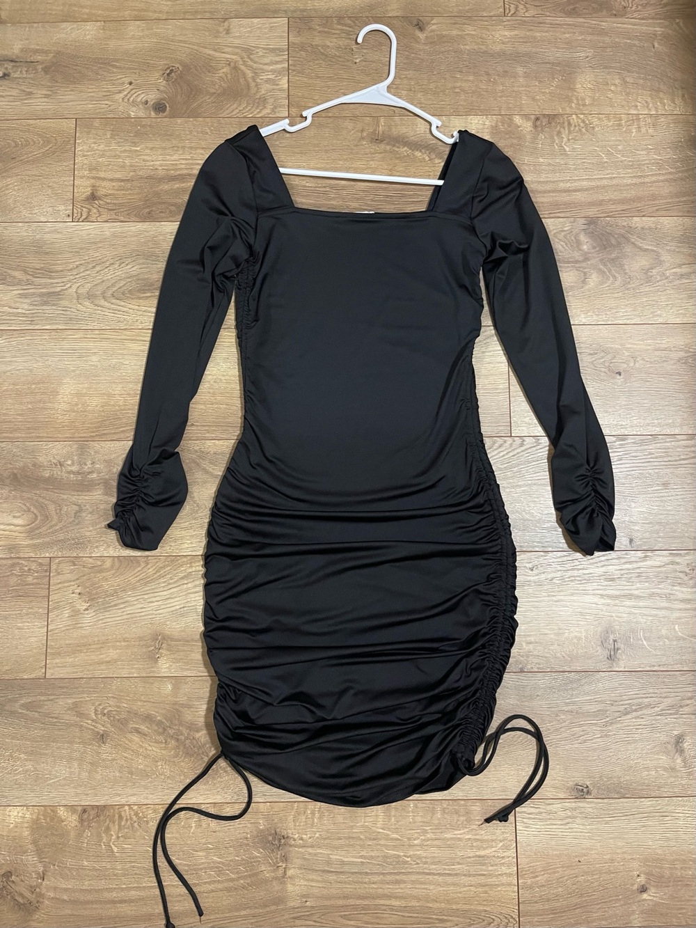 Heart Hips Black Long-Sleeve Ruched Bodycon Dress